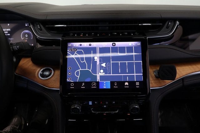 2022 Jeep Grand Cherokee Summit