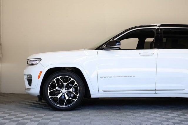 2022 Jeep Grand Cherokee Summit