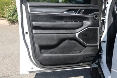 2023 Jeep Wagoneer Base