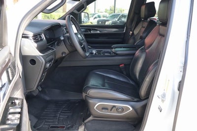 2023 Jeep Wagoneer Base