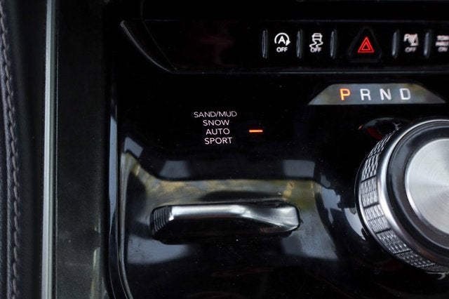 2023 Jeep Wagoneer Base