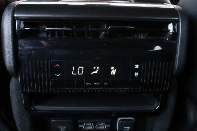 2023 Jeep Wagoneer Base