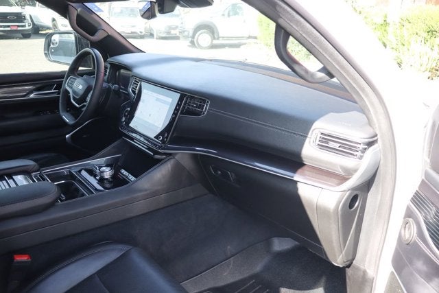 2023 Jeep Wagoneer Base