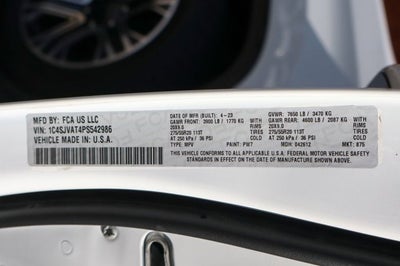 2023 Jeep Wagoneer Base