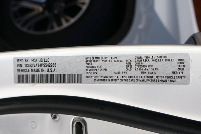 2023 Jeep Wagoneer Base