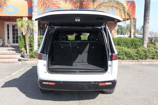 2023 Jeep Wagoneer Base