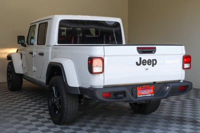 2025 Jeep Gladiator Nighthawk