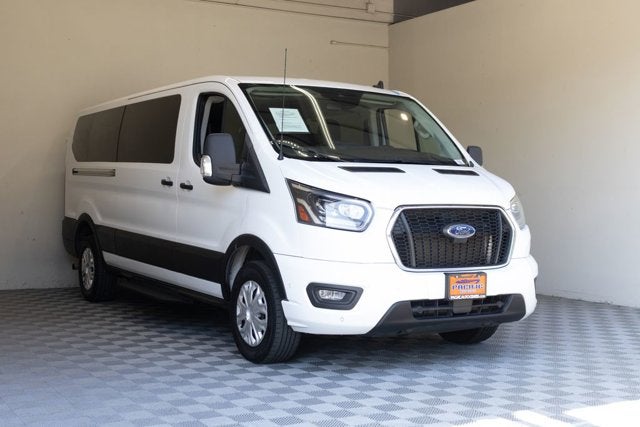 2023 Ford Transit Passenger Wagon XLT