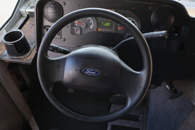 2016 Ford E-450SD Base