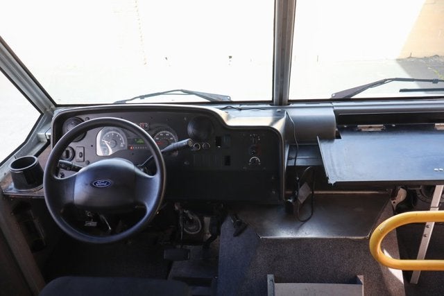 2016 Ford E-450SD Base