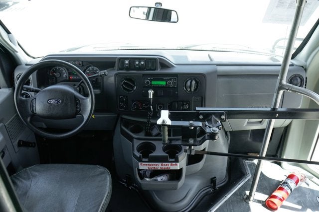 2013 Ford E-450SD Base