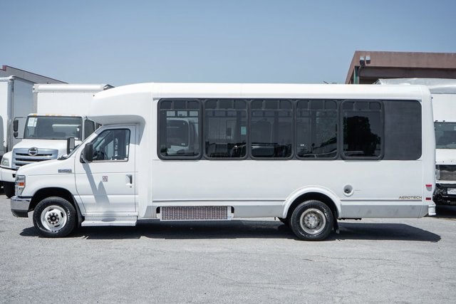 2013 Ford E-450SD Base