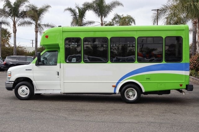 2015 Ford E-450SD Base