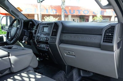 2017 Ford F-550SD XL