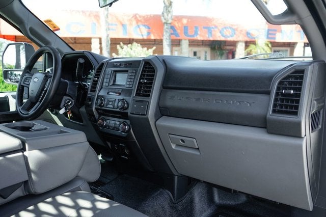 2017 Ford F-550SD XL