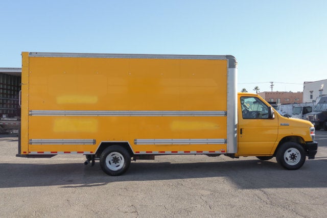2022 Ford E-350SD Base