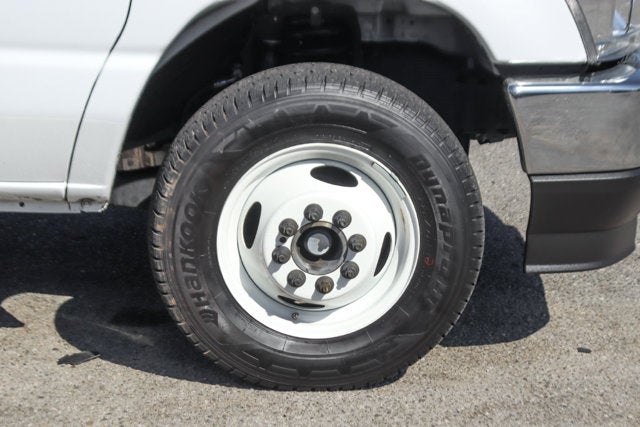 2024 Ford E-450SD Base