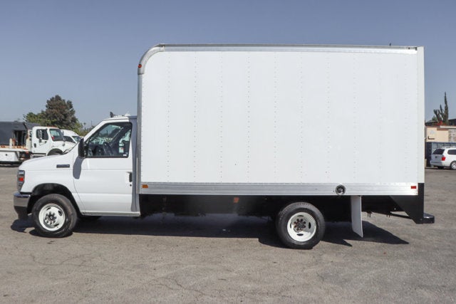 2024 Ford E-450SD Base