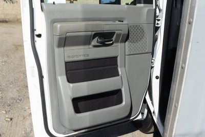2022 Ford E-450SD Base