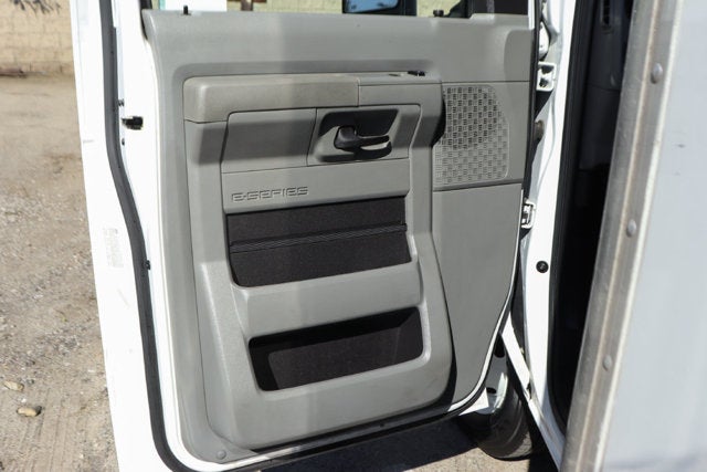 2022 Ford E-450SD Base