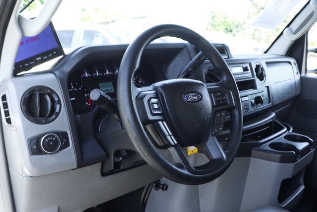 2022 Ford E-450SD Base