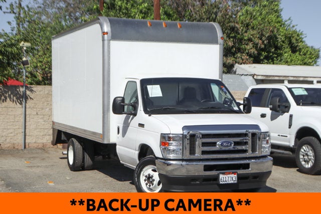 2022 Ford E-450SD Base