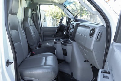 2022 Ford E-450SD Base