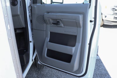 2022 Ford E-450SD Base
