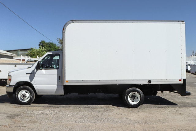 2022 Ford E-450SD Base