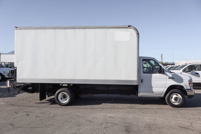 2017 Ford E-450SD Base