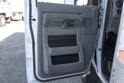 2017 Ford E-450SD Base