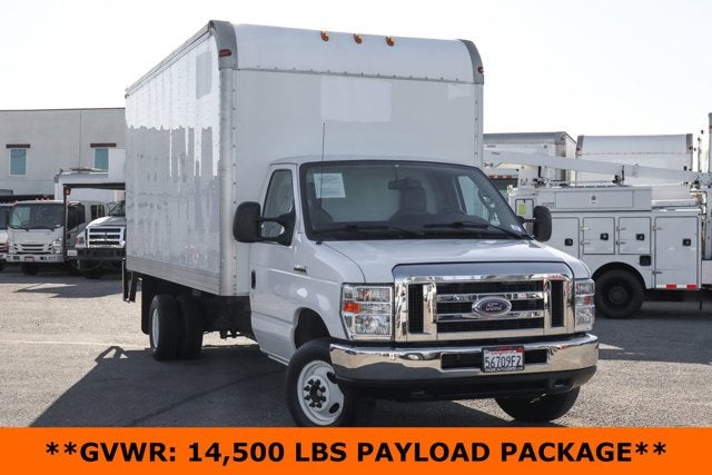 2017 Ford E-450SD Base