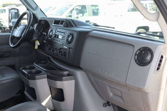 2017 Ford E-450SD Base