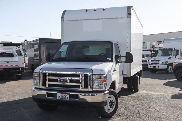 2017 Ford E-450SD Base