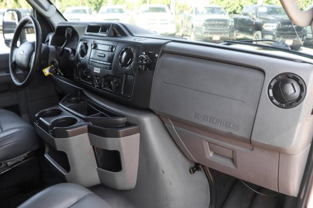 2016 Ford E-450SD Base