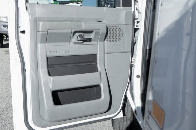 2018 Ford E-450SD Base