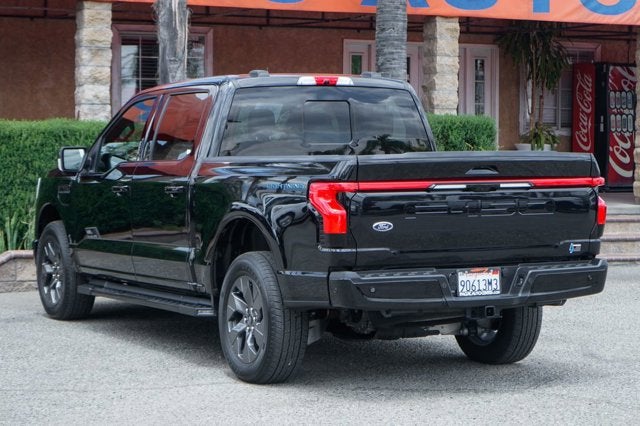 2022 Ford F-150 Lightning Lariat
