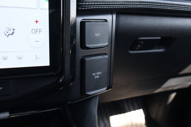 2022 Ford F-150 Lightning Platinum