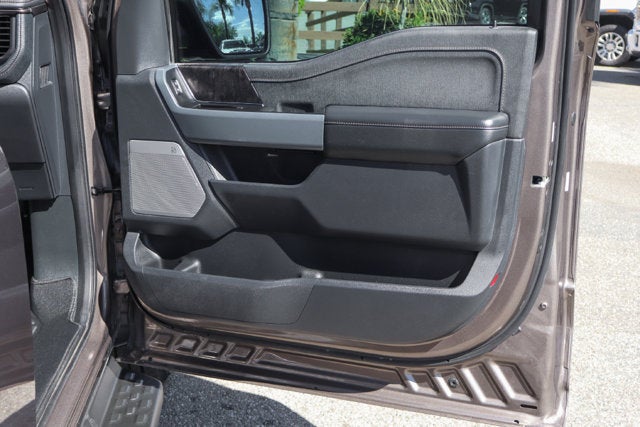 2023 Ford F-150 Lightning Lariat