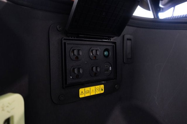 2024 Ford F-150 Lightning Flash