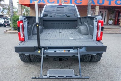 2025 Ford F-450SD Platinum