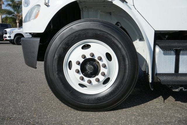 2013 Freightliner M2 106