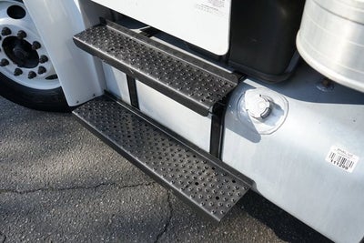 2013 Freightliner M2 106