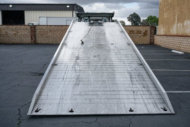 2023 Freightliner M2 106 MD