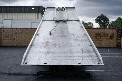 2023 Freightliner M2 106 MD