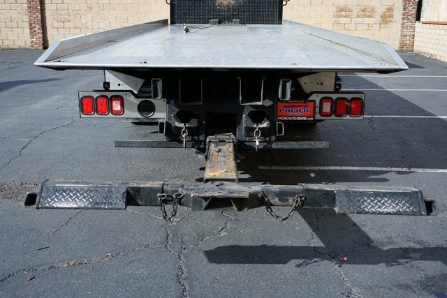 2023 Freightliner M2 106 MD