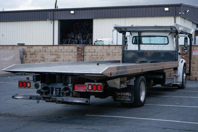 2023 Freightliner M2 106 MD