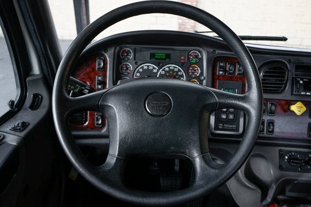 2023 Freightliner M2 106 MD