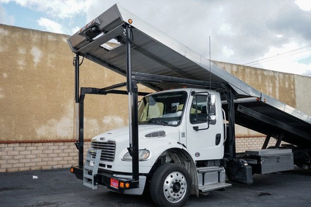 2023 Freightliner M2 106 MD