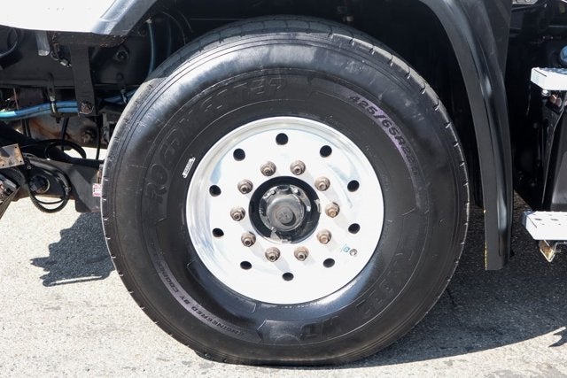 2016 Freightliner 114SD Base